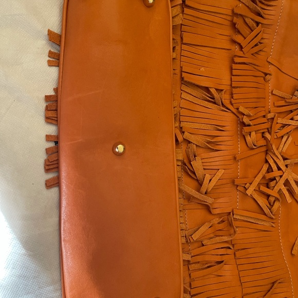 Guia’s orange fringe leather bag - Picture 7 of 10
